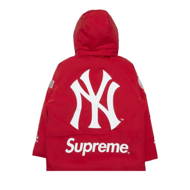 Supreme x New York Yankees GORE-TEX 700-Fill Down Jacket Red