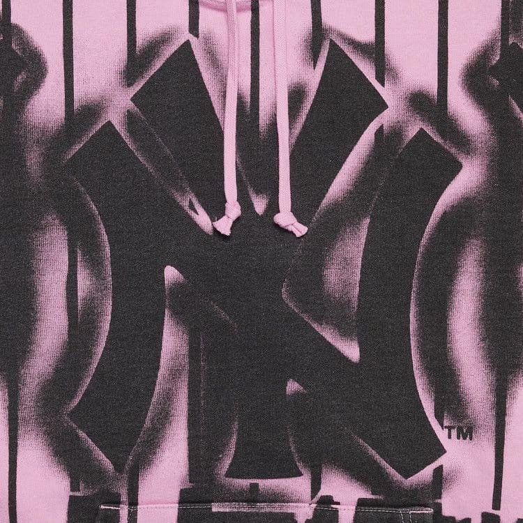 Supreme x New York Yankees Airbrush Hoodie Pink