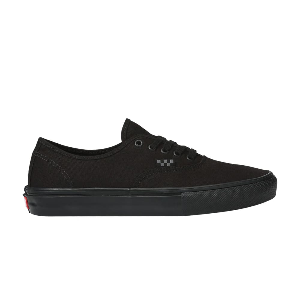 Skate Authentic Triple Black