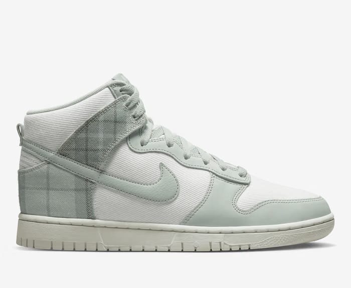Dunk Hi Retro SE Summit WhiteLight SilverSummit White