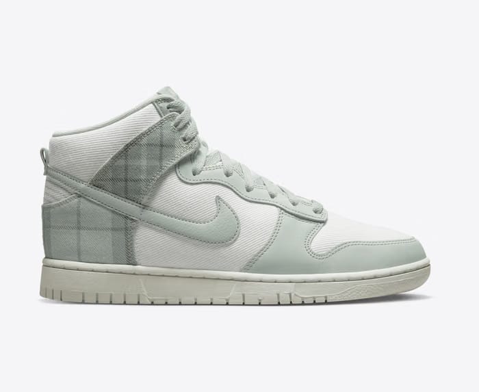 Dunk Hi Retro SE Summit WhiteLight SilverSummit White