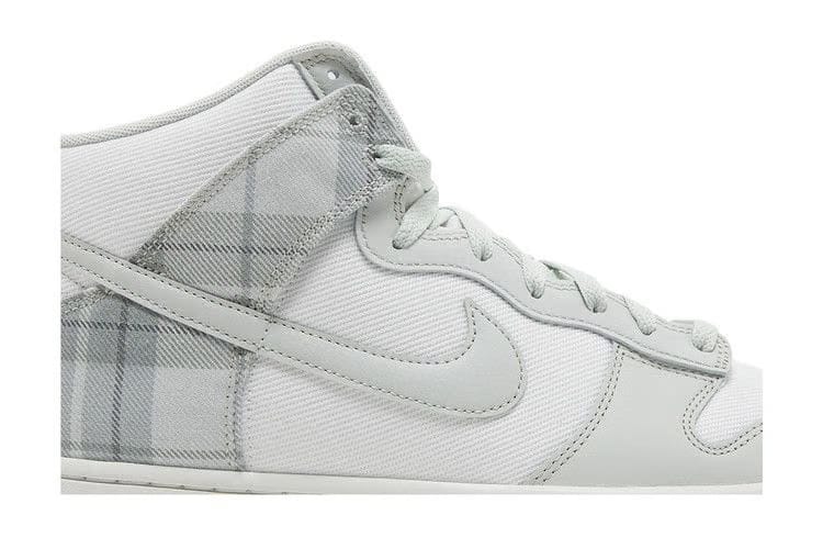 Dunk Hi Retro SE Summit WhiteLight SilverSummit White