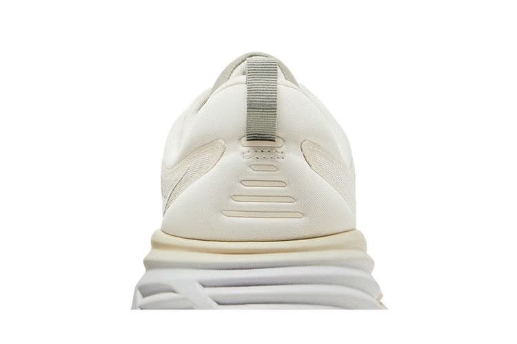 Hoka Bondi 8 Oat Milk Barley