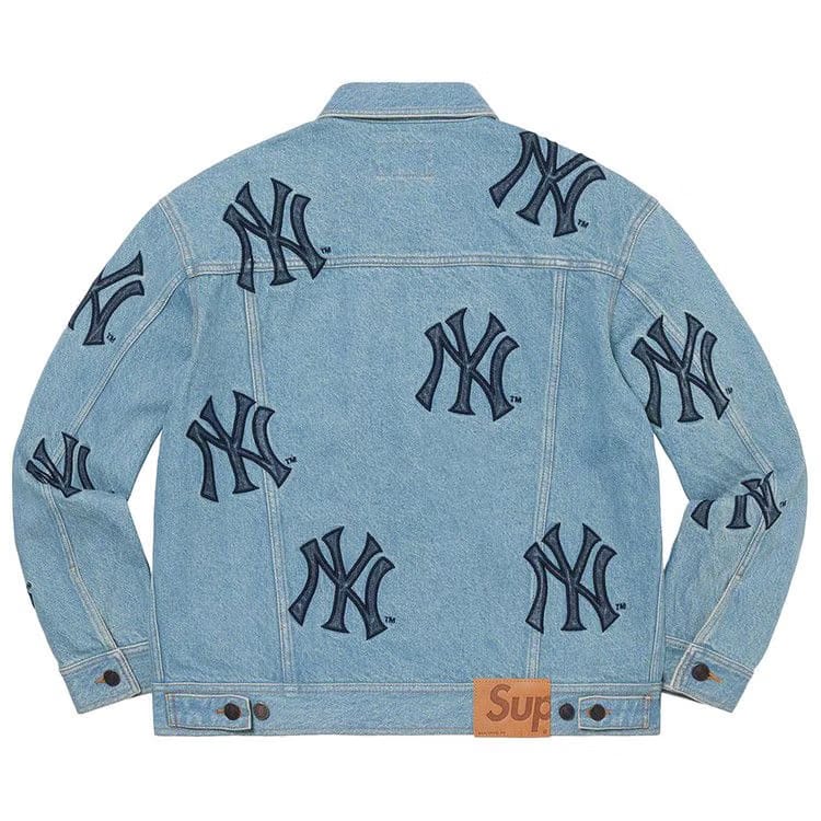 Supreme x New York Yankees Denim Trucker Jacket Washed Blue