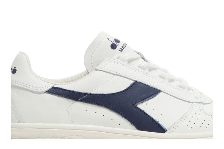 B.Elite White Peacoat