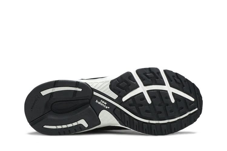 993 Made In USA Black White