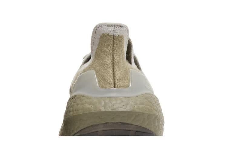 Adidas UltraBoost 22 Orbit Green Beam Orange