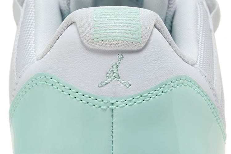 Wmns Air Jordan 11 Retro Low 'Igloo'