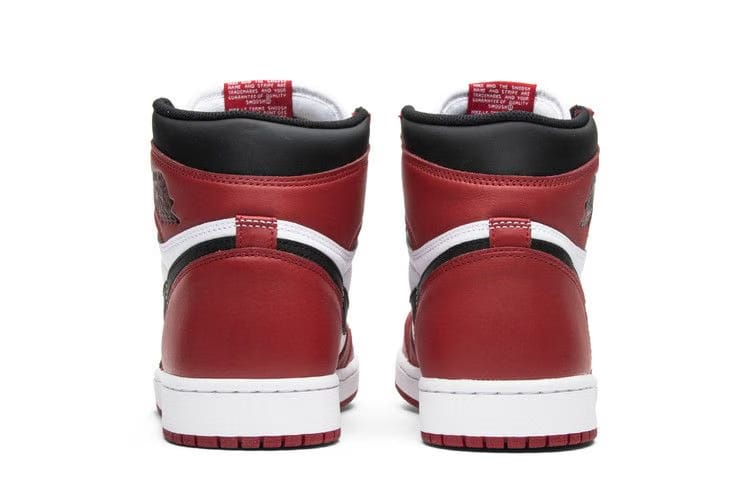 Air Jordan 1 Retro High OG Chicago 2015