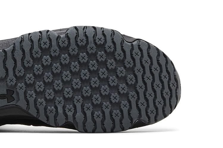 Under Armour Micro G Strikefast Mid Black Pitch Grey