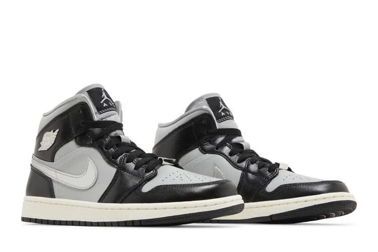 JORDAN 1 MID SE BLACK CHROME (W)