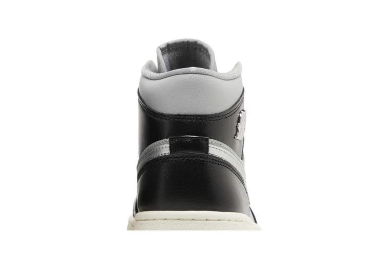JORDAN 1 MID SE BLACK CHROME (W)