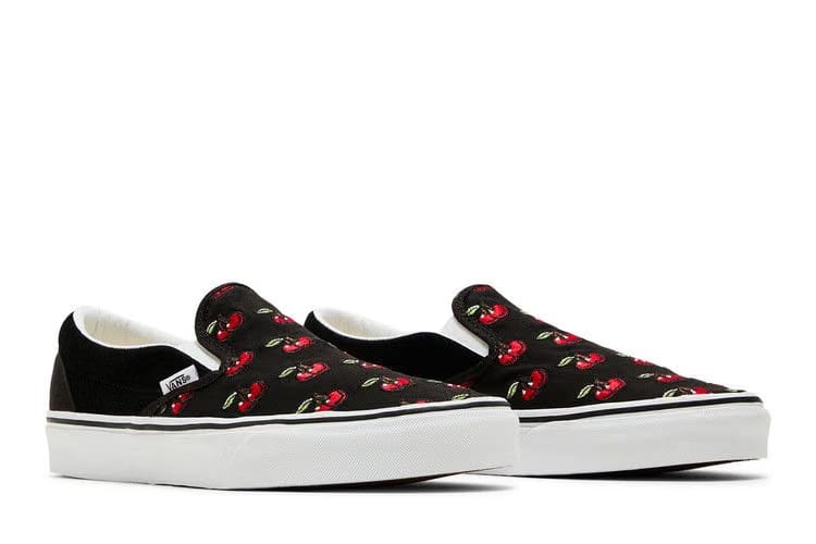 Vans Classic Slip-On Cherries Black