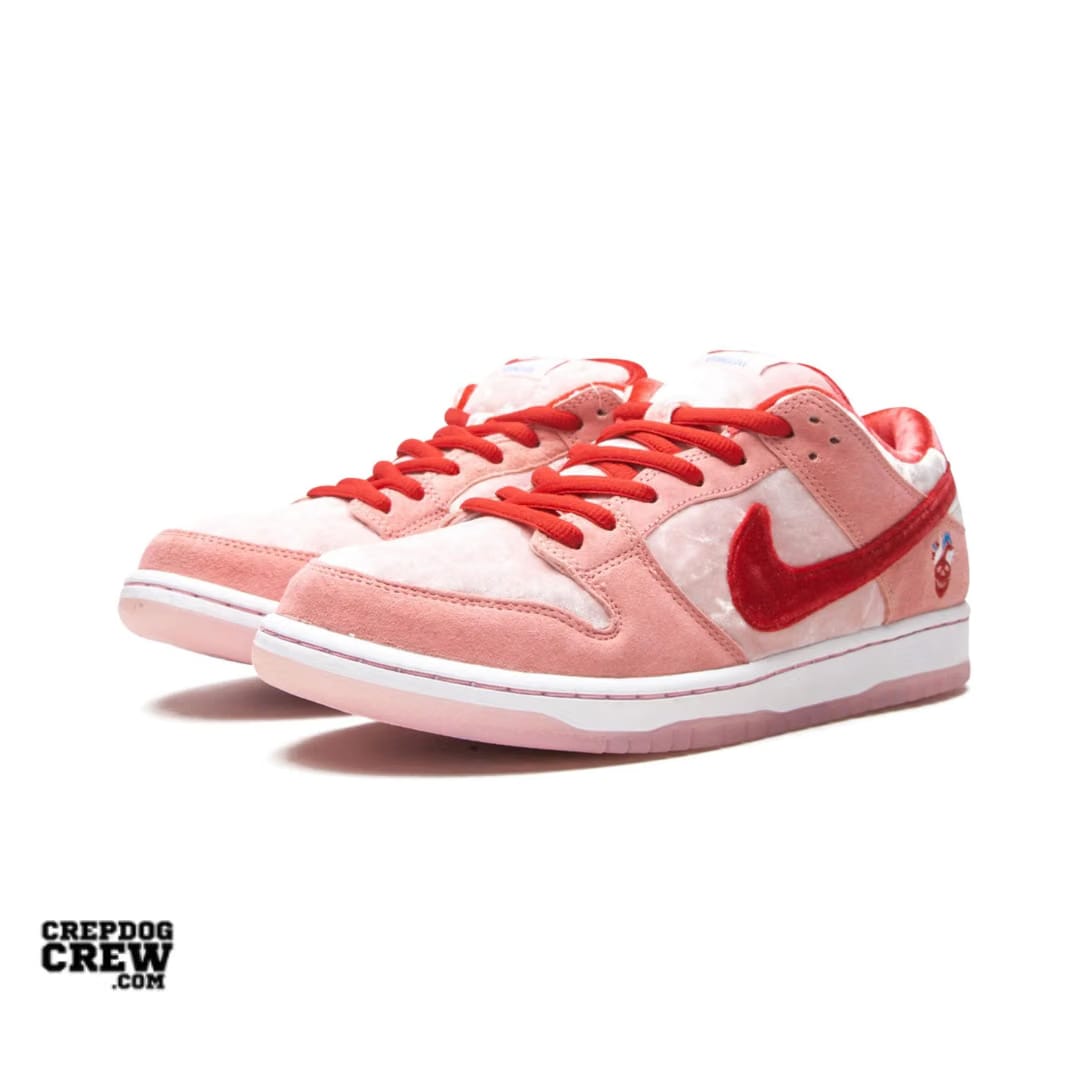 NIKE SB DUNK LOW STRANGELOVE SKATEBOARDS