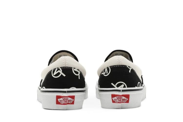 Vans Classic Slip-On Circle V
