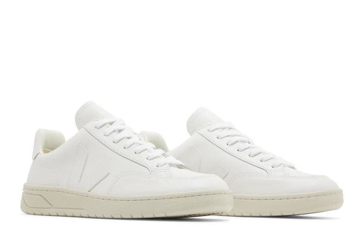Veja V-12 Extra White
