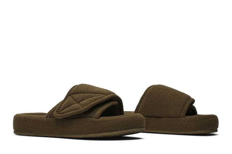Yeezy Season 7 Fleece Slide Trench