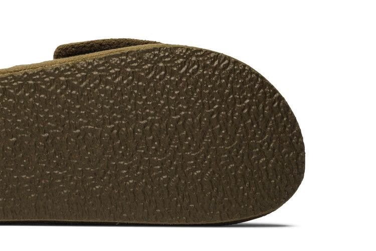 Yeezy Season 7 Fleece Slide Trench