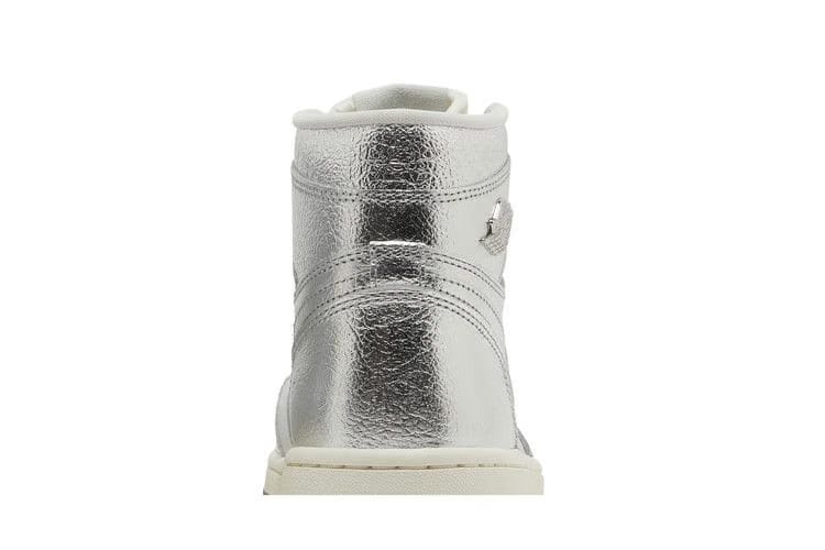 Wmns Air Jordan 1 Retro High OG 'Chrome'