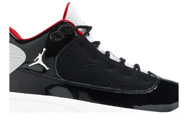 Air Jordan Max Aura 2 Black Cement