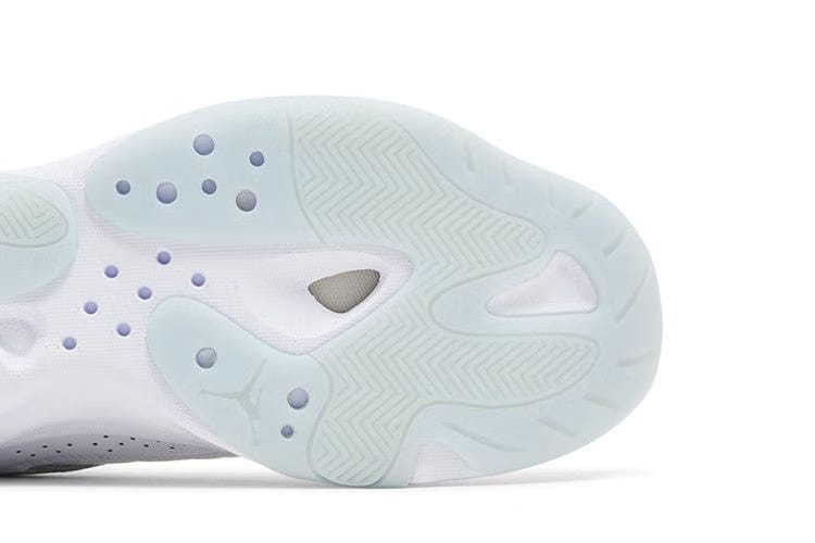 Wmns Air Jordan 11 CMFT Low 'White Ice Blue'