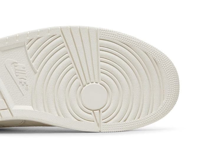 Air Jordan 1 Centre Court Light Bone