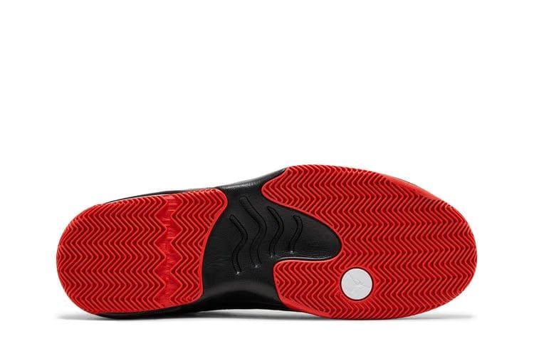 Air Jordan Max Aura 2 Bred
