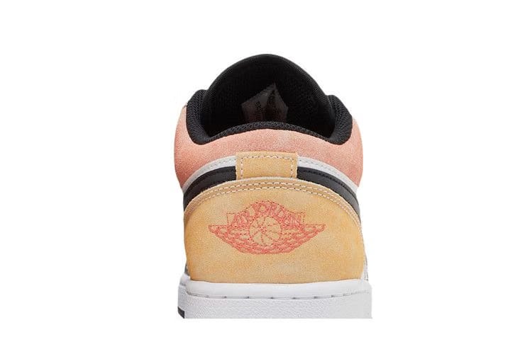 Air Jordan 1 Low SE GS Flight Club