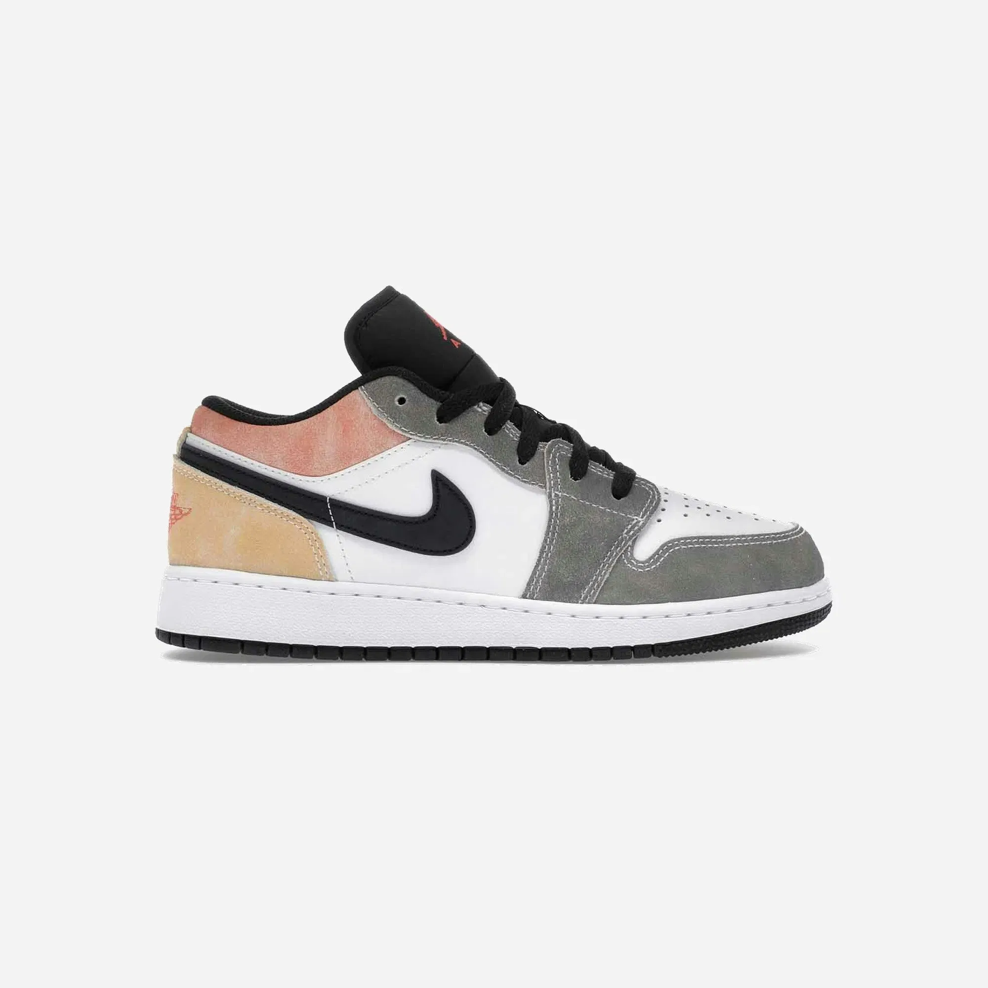 Air Jordan 1 Low SE GS Flight Club