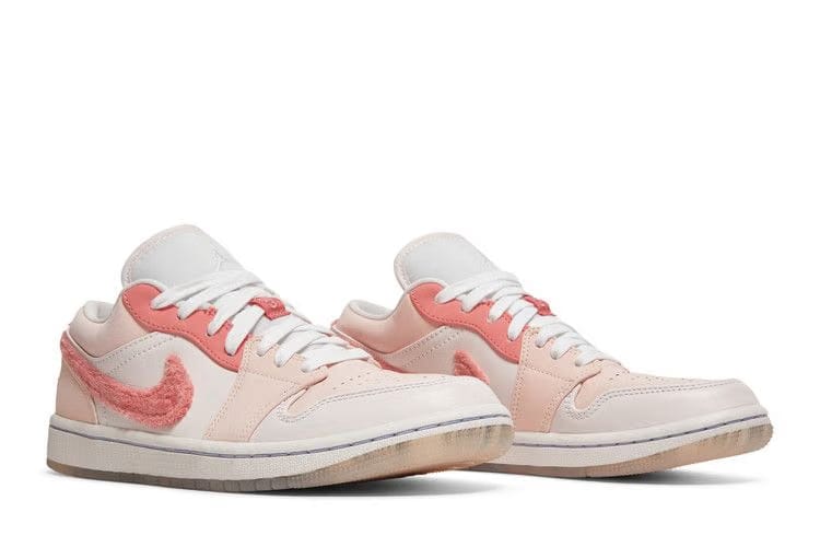 Wmns Air Jordan 1 Low SE 'Mighty Swooshers'