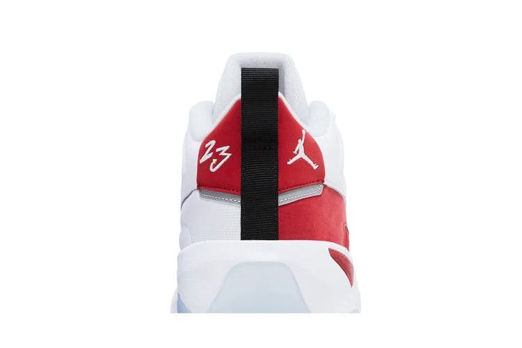 Air Jordan Max Aura 7 White Gym Red