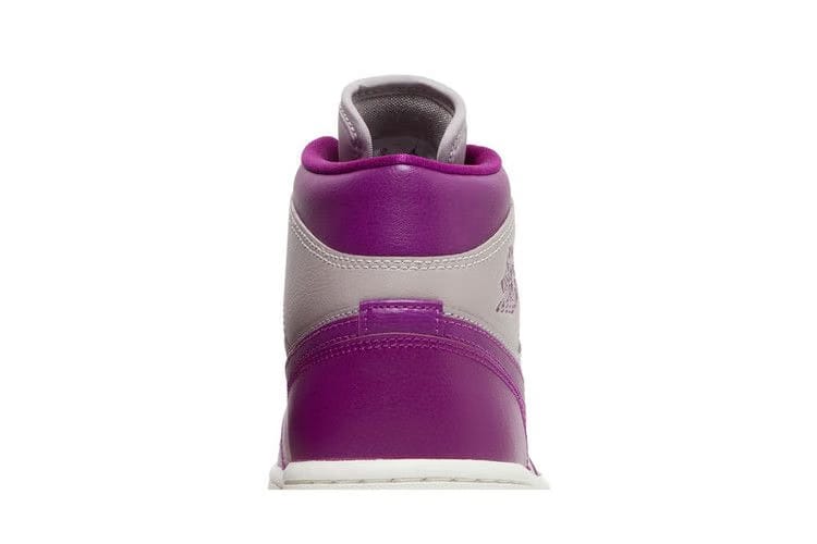 Wmns Air Jordan 1 Mid 'Magenta'