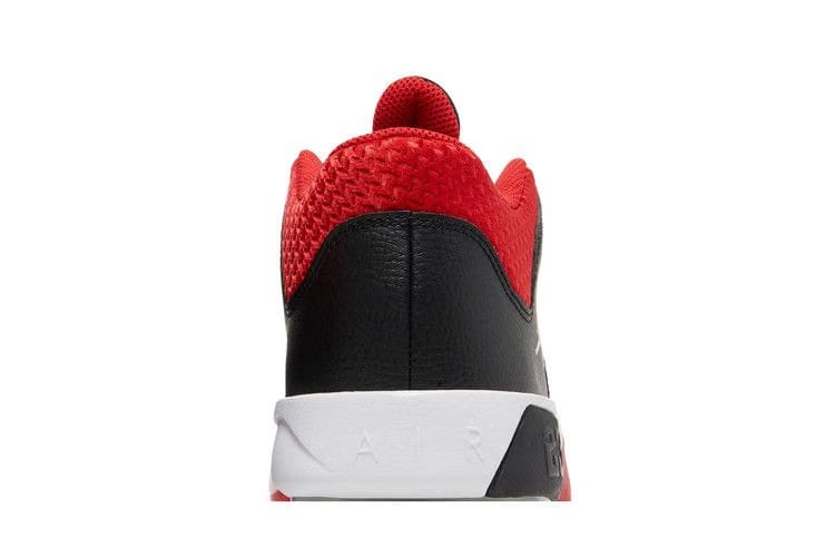 Air Jordan Max Aura 3 Bred