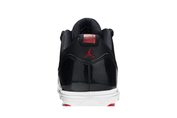 Air Jordan 11 Retro Low Cleat Bred