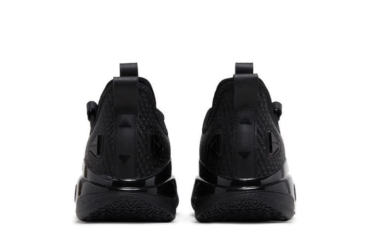 Anta Kyrie Irving x Shock Wave 5 Pro First Show