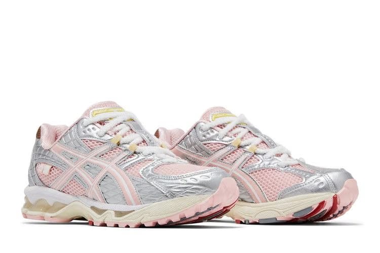 VANDYTHEPINK x atmos x ASICS Gel Nimbus 10.1 Strawberry