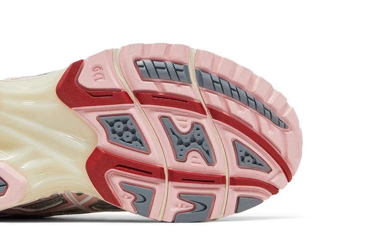 VANDYTHEPINK x atmos x ASICS Gel Nimbus 10.1 Strawberry
