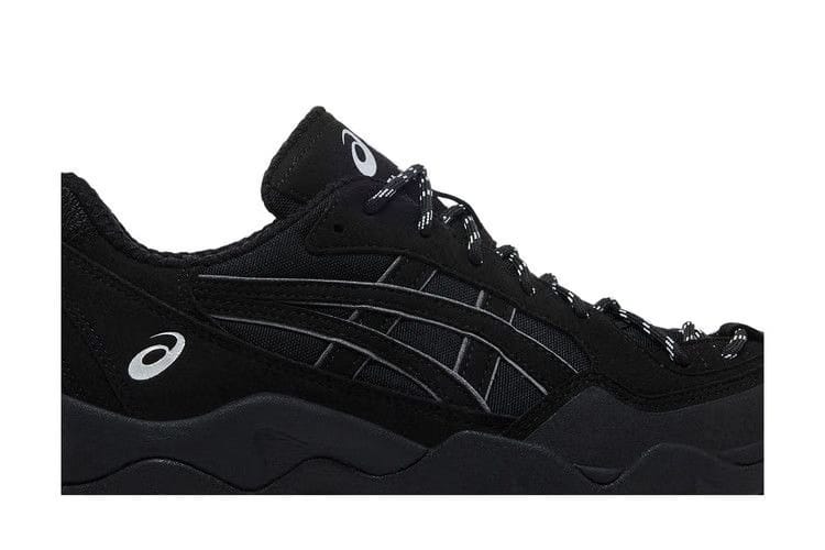 Asics Gel Pickax Triple Black