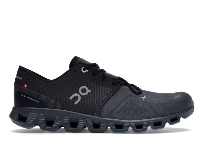 Cloud x 3 Eclipse Magnet On Running