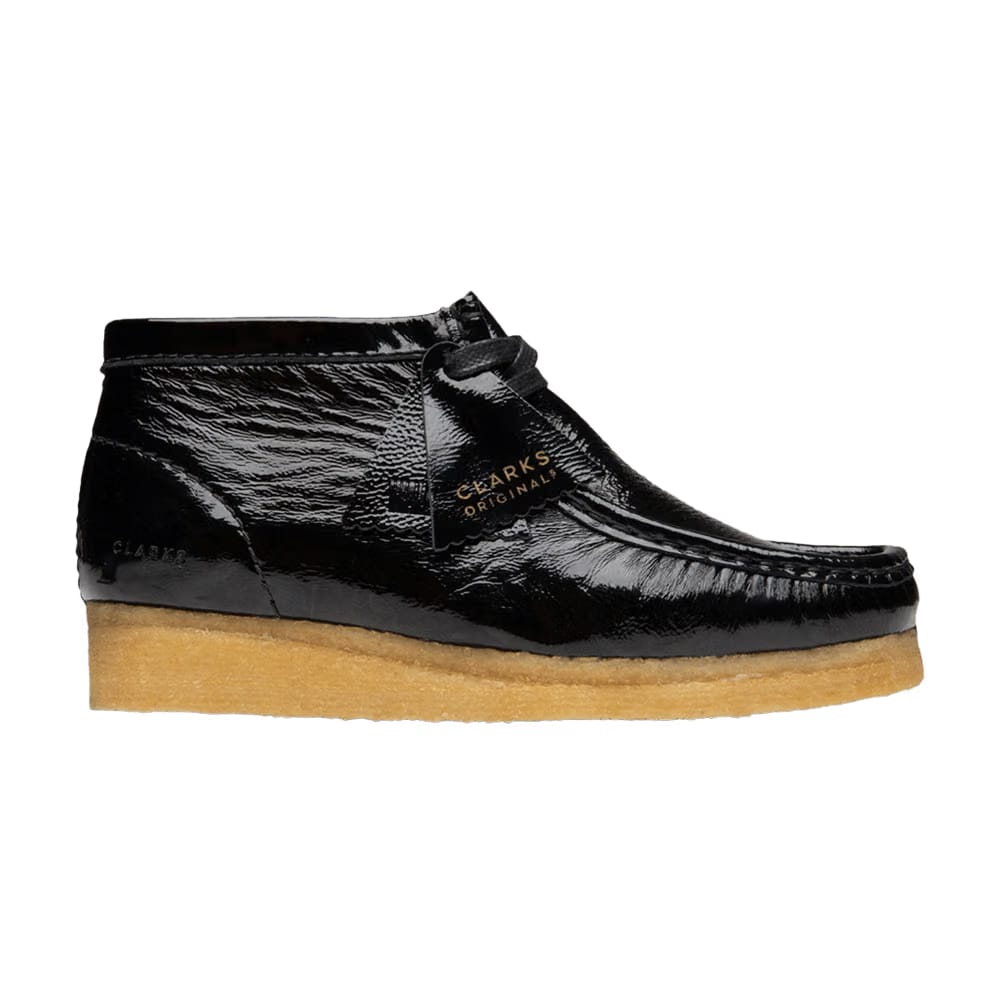Clarks Wmns Wallabee Boot 'Black Crinkled Patent'