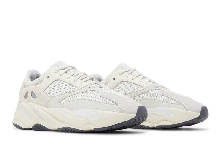 Yeezy Boost 700 Analog