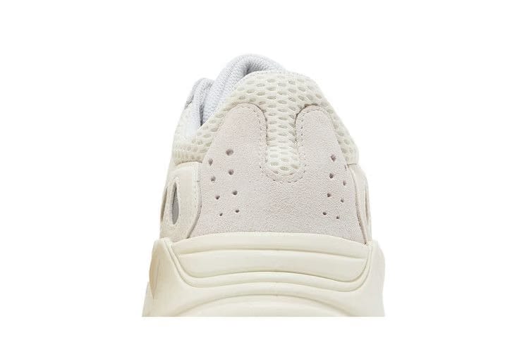 Yeezy Boost 700 Analog