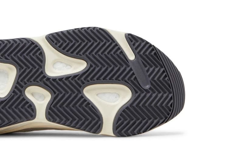Yeezy Boost 700 Analog