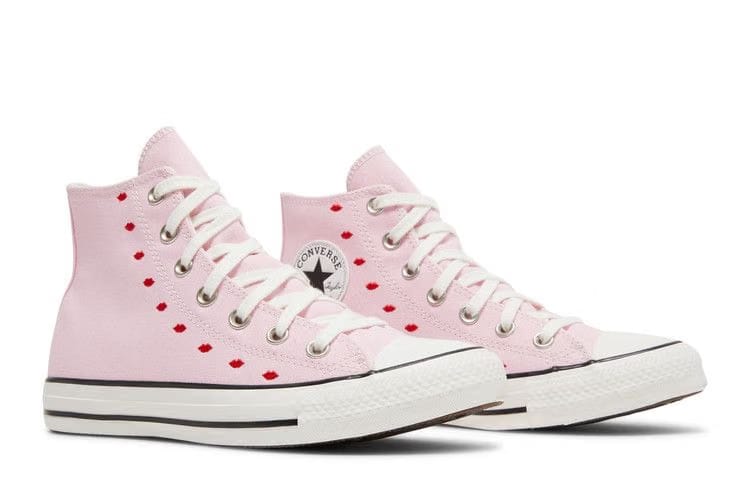 Converse Wmns Chuck Taylor All Star High 'Embroidered Hearts - Cherry Blossom'