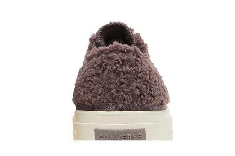 Converse Wmns Chuck Taylor All Star Platform Low 'Cozy Sherpa - Violet Ore'