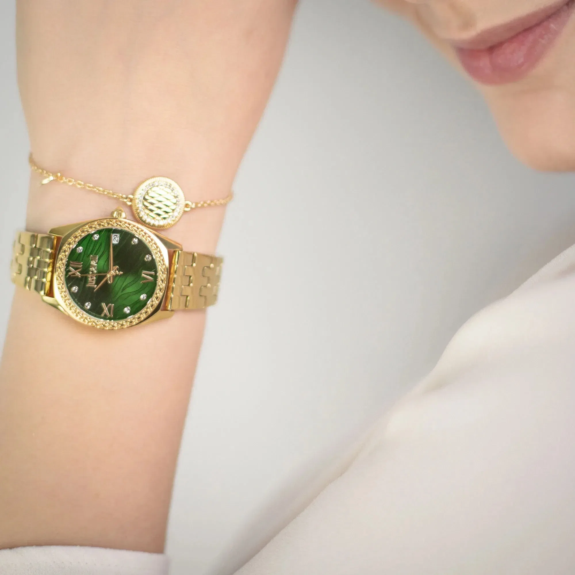 Indomitable Animalier Yellow Gold Green