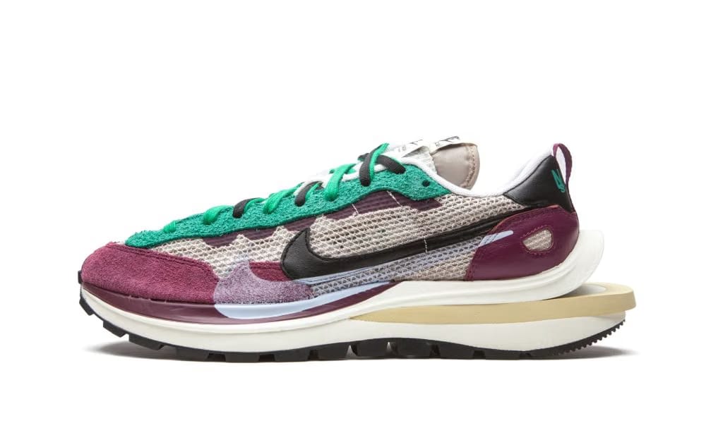 Nike Vaporwaffle Sacai Villain Red Neptune Green