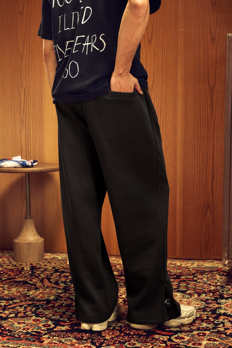 FLARED SWEATPANTS - BLACK