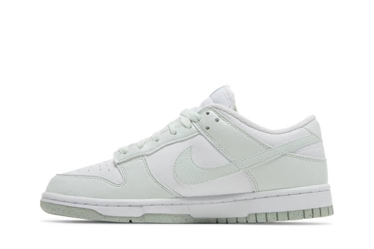 Wmns Dunk Low Next Nature Green And White