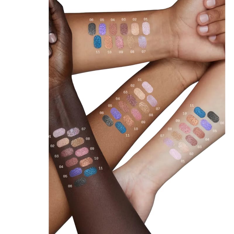 R.E.M. BEAUTY
Midnight Shadows liquid eyeshadow 4ml